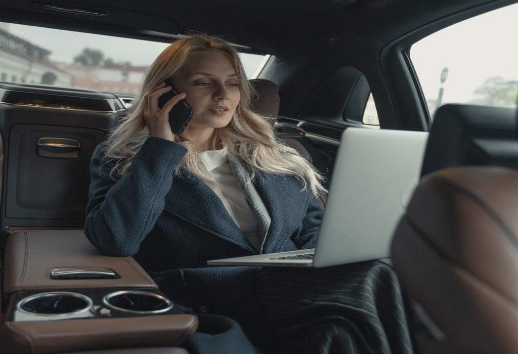 business-corporate-chauffeur-toronto-min-1024x900 (1)